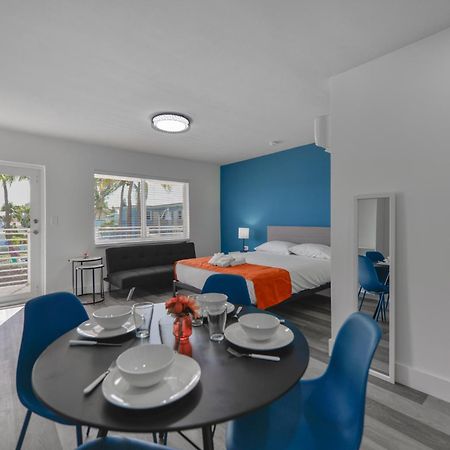 Amazing Balcony Studio At The Beach With Parking -M44 Холивуд Екстериор снимка