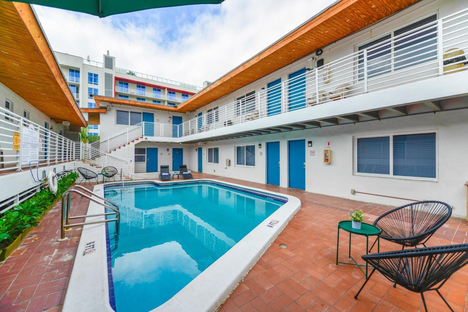 Amazing Balcony Studio At The Beach With Parking -M44 Холивуд Екстериор снимка