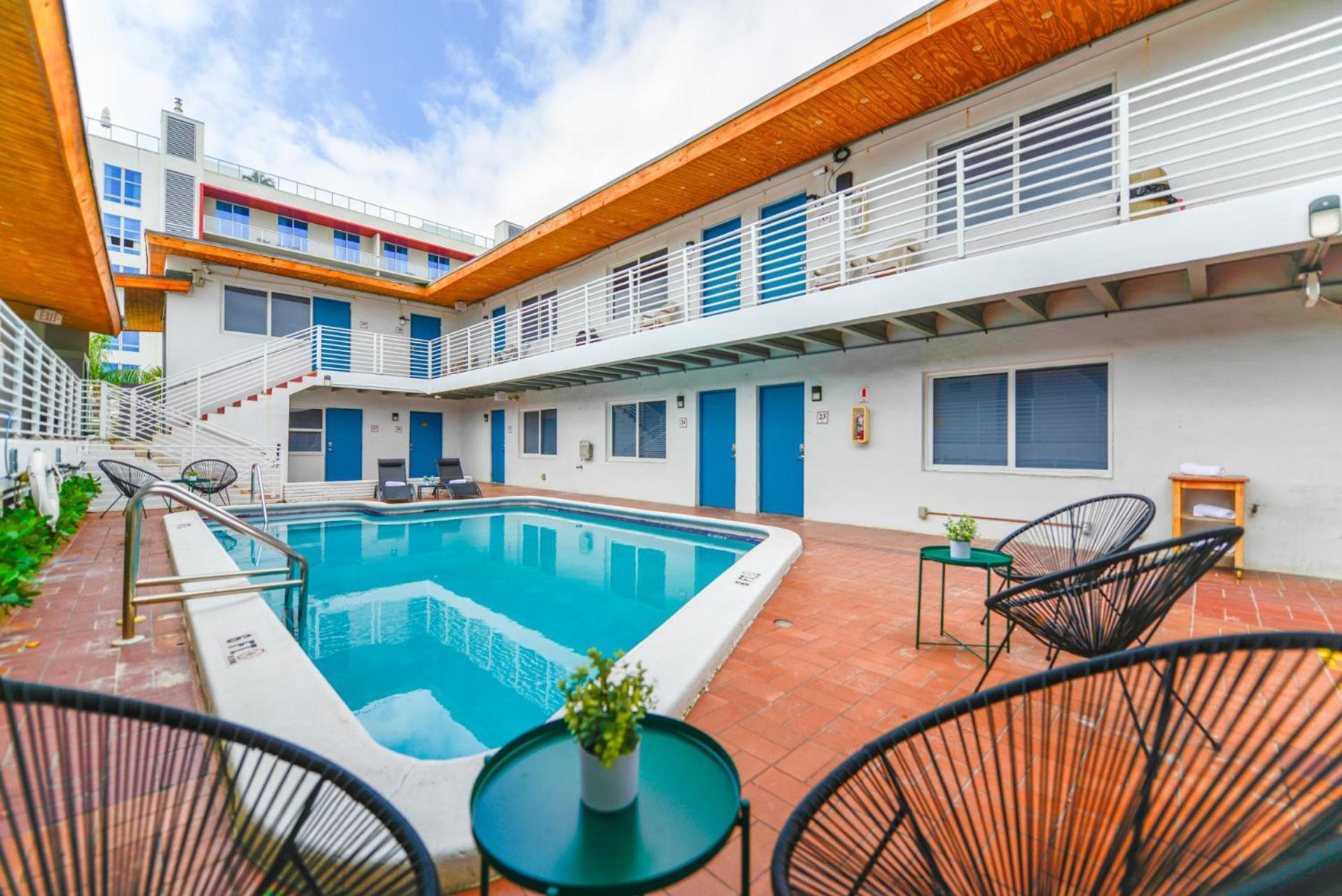 Amazing Balcony Studio At The Beach With Parking -M44 Холивуд Екстериор снимка